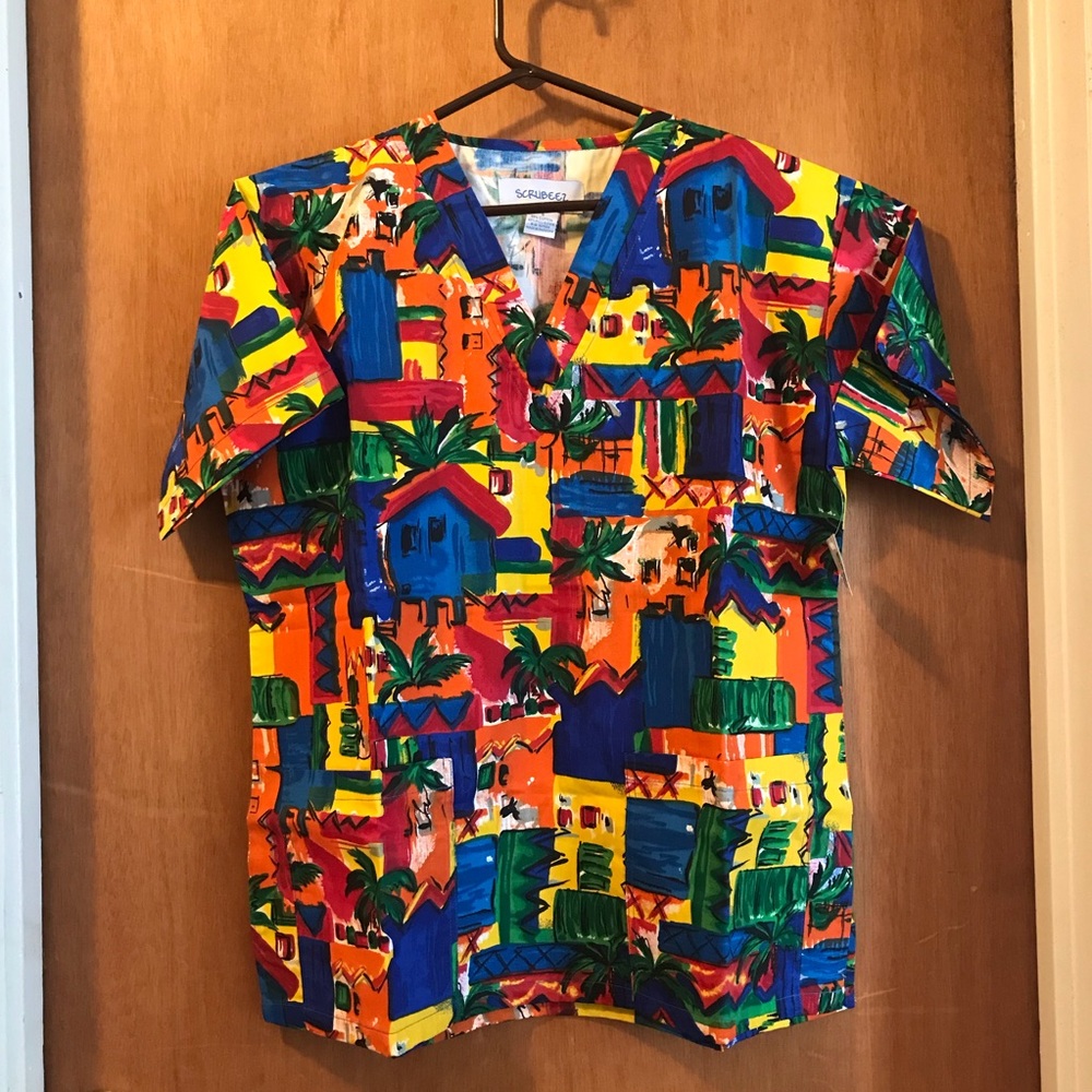 Scrubeez Women’s colorful Print Scrub Top